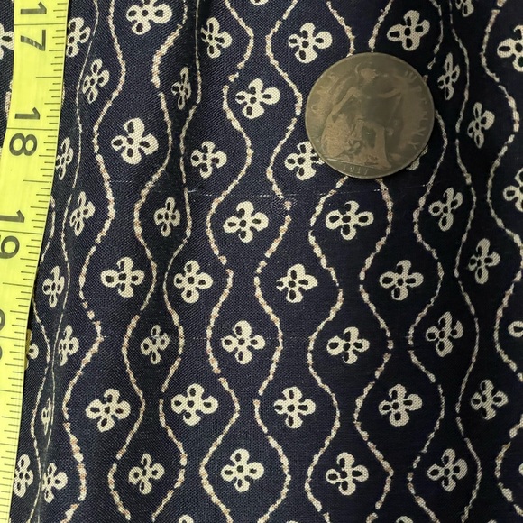 Elegant Black and Cream Patterned Skirt - Picture 6 of 6